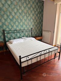 Letto in ferro battuto + rete + materasso