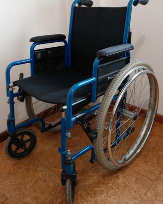 Sedia a rotelle pieghevole 