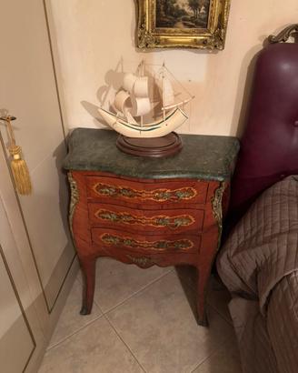 Comodino in legno d’epoca e marmo