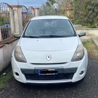 Renault Clio anno 18/03/2012 2.200 €  20000