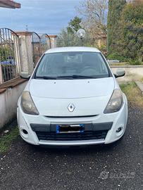 Renault Clio anno 18/03/2012 2.200 €  20000