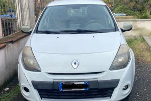 Renault Clio anno 18/03/2012 2.200 €  20000