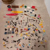 Lotto lego accessori oggetti armi ecc.