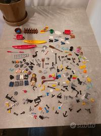 Lotto lego accessori oggetti armi ecc.