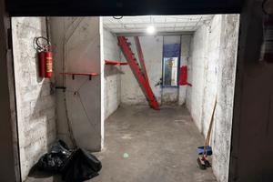 Box auto 22 Mq via Pisino 155