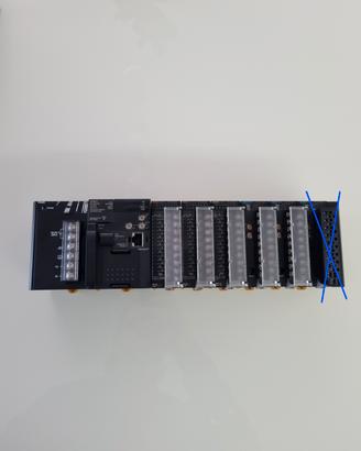 Plc Omron CJ2M-CPU31, ID211, OC211, AD081-V1
