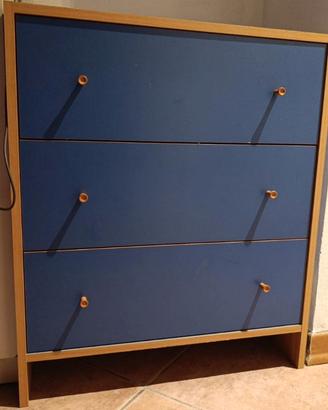 Cassettiera blu con dettagli marroni
