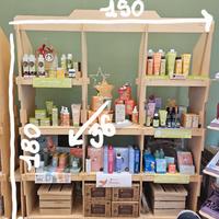 Arredo negozio in legno