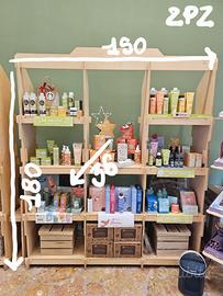 Arredo negozio in legno