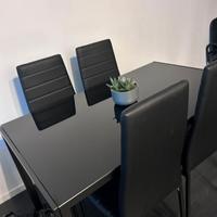 Tavolo da pranzo in vetro - NERO