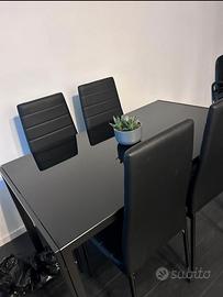 Tavolo da pranzo in vetro - NERO