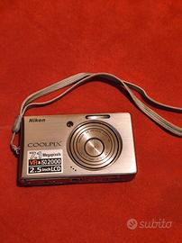 Macchina fotografica digitale nikon 