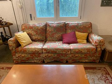 DIVANI “marca FRAU“ IN TESSUTO