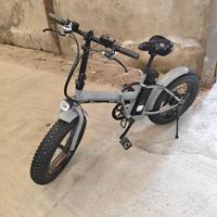 BICICLETTA ELETTRICA TENUTA PERFETTA