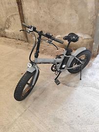 BICICLETTA ELETTRICA TENUTA PERFETTA