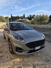 Ford Kuga 2.5 Pulg-in Hybrid