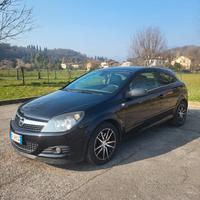Opel astra GTC turbo benzina 180 cv