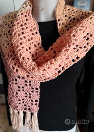sciarpa all'uncinetto 