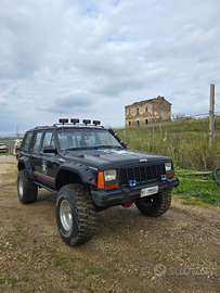 Jeep cherokee xj benzina