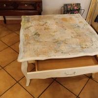 Tavolino da salotto decoratibo