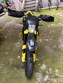 Husqvarna 701 supermoto