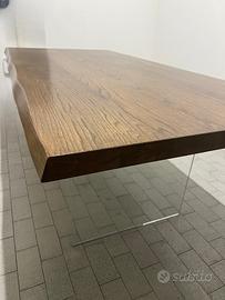 Tavolo in legno e cristallo