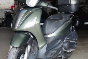 Beverly 350 Sport Touring Verde Opaco