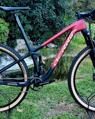 BERRIA MAKO SHIMANO XT 12V TG S