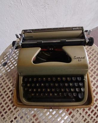 macchina per scrivere 