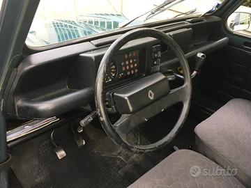 Renault 4