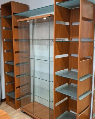 Scaffali e arredi per negozio