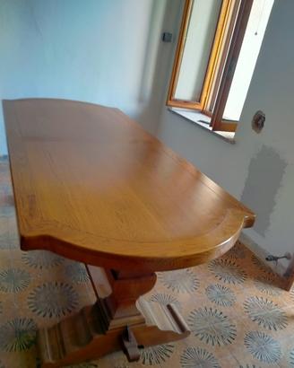 Tavolo in legno e 8 sedie