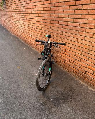 Mountain Bike B'TWIN Rockrider 700