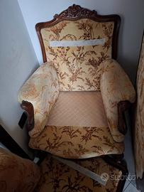 Poltrona e divano vintage in stile classico