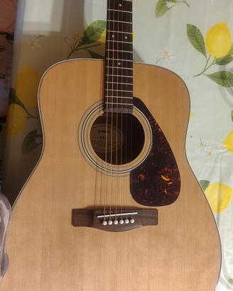 chitarra acustica Yamaha F370