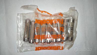 9 fusibili Bticino 100KA 380V 25A tipo T 36x9mm