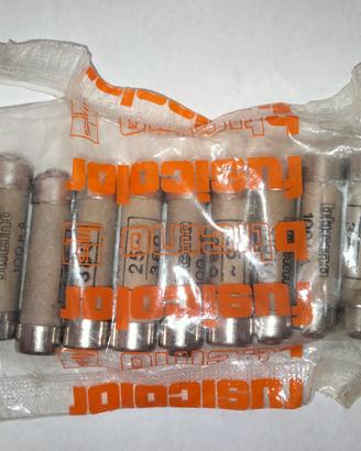 9 fusibili Bticino 100KA 380V 25A tipo T 36x9mm