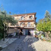 Villa Trecastagni 270 mq su 3 livelli + famiglie