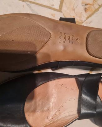 Ballerine in vera pelle nere con nastri alla cavig