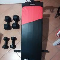 Panca inclinata e manubri 