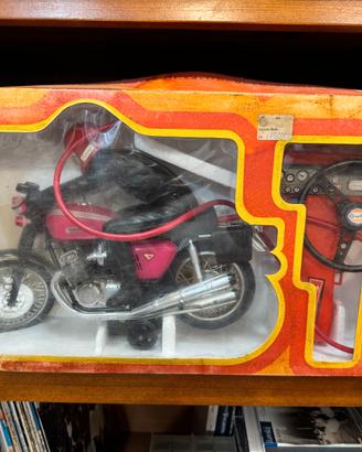 motocicletta Honda filoguidata vintage ellegi