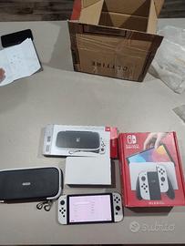 Nintendo Switch OLED Bianca con scatola originale 