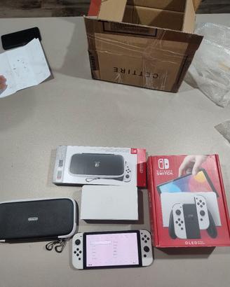 Nintendo Switch OLED Bianca con scatola originale 