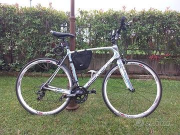 Bici Carraro Hover taglia 53 2x11v