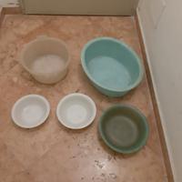 Serie catini e bacinelle plastica.