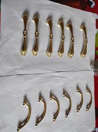 Maniglie in ottone per mobili in legno