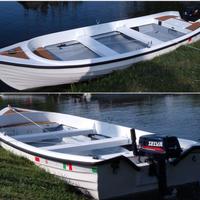 BARCA 5 mt in VETRORESINA con MOTORE 4 cv