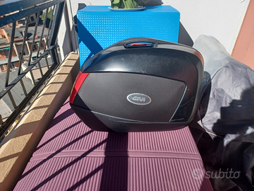 Valige laterali Givi per Suzuki 650 2004/2011