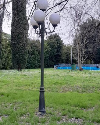 lampione giardino in ghisa 