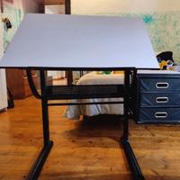 Tavolo da disegno inclinabile per studenti